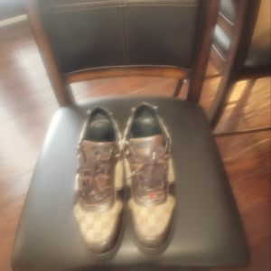Men’s classic Gucci shoes